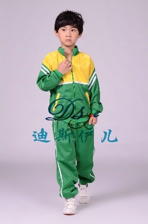 45江苏幼儿园园服厂家讲解让宝宝在吃苦中培训毅力|冬装幼儿园园服