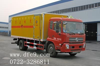 东风天锦210马力30立方爆破器材运输车