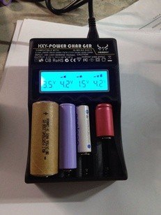 供应优质的四槽智能充电器