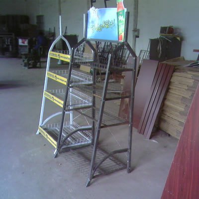 铁艺展架的清洁技巧