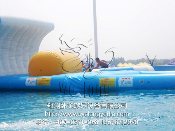 水上充气冲关 山东章丘案例 卧龙游乐 动漫水世界