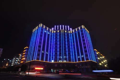 政府单位房地产商业街楼体外墙夜景装饰LED数码管轮廓灯亮化工程