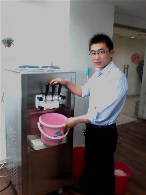 大功率商用冰激凌机  沿街店铺用的冰激凌机 天津哪有卖好用的冰激凌机的