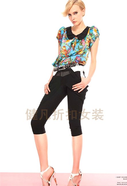 库房外贸尾货库房服装批发便宜女四季服装批发库存服装