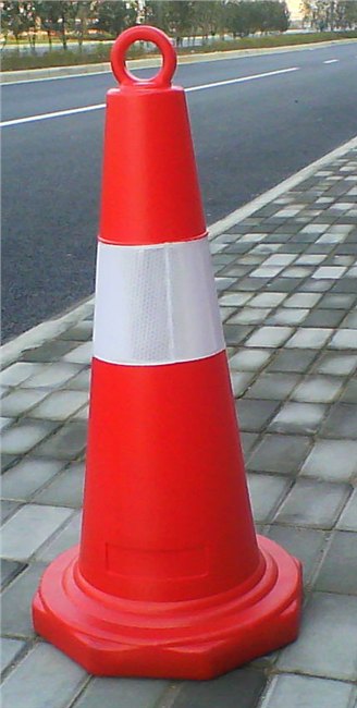 75cmPE橡胶路锥