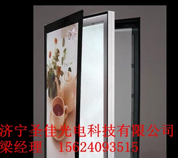金乡县大型户外滚动广告灯箱滚动换画灯箱厂家