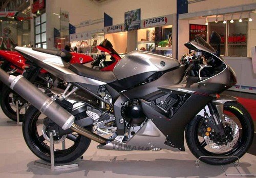 雅马哈超级跑车YZF-R1火热促销中仅售2600元