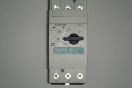 供应3RT10253BB401AA0 
