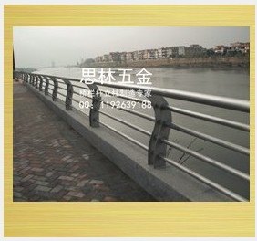 热销高品质桥梁护栏