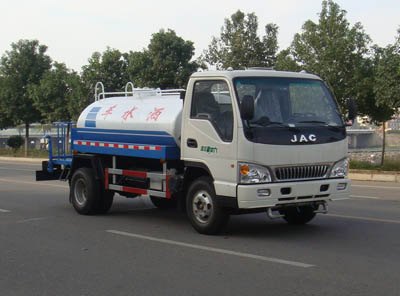 供应五一厂家特供[6-8方洒水车]