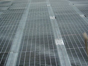 检修平台用什么规格平台钢格板？---慕源
