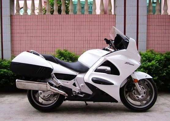 出售全新原装本田ST1300摩托车4000元