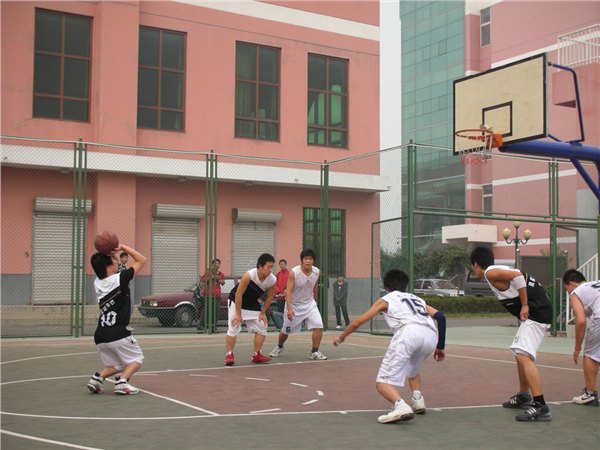 北京篮球学校篮球培训班招生啦