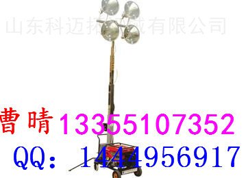 金色四灯泡的照明灯