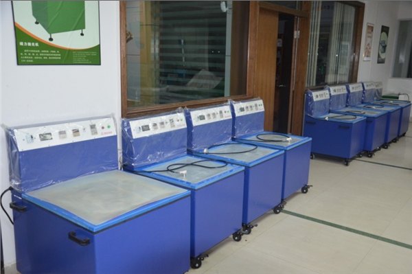 压铸件去毛刺抛光机