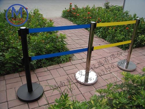 伸缩隔离带 双层一米线 栏杆座厂家