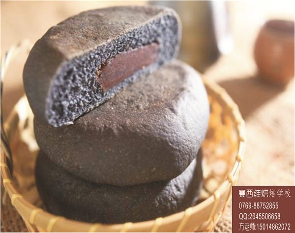 7月面包全面升级啦之一竹炭红豆面包