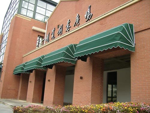 伸缩式曲臂篷天津柏森遮阳蓬批发