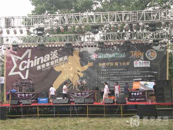 49深圳户外喷绘价格|户外喷绘广告夜景光源的处理方法