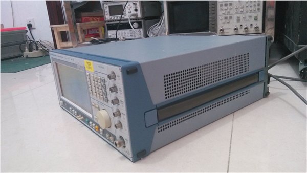质保365天HP83711A HP83711A HP83711B