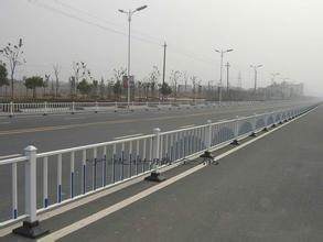 供应公路护栏，公路护栏网厂家