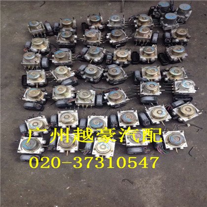 大众途锐散热器拆车件