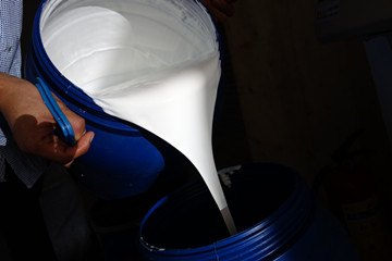 供应深圳合易友供应重复使用商标贴可移胶水