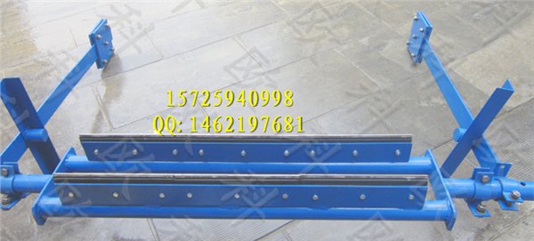TQII双排重锤刮刀清扫器最低价单排合金刮刀清扫器厂家