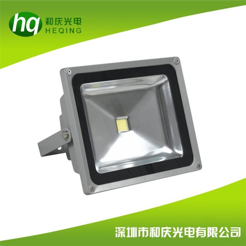 夜晚LED照树灯，园林道路LED照明泛光灯