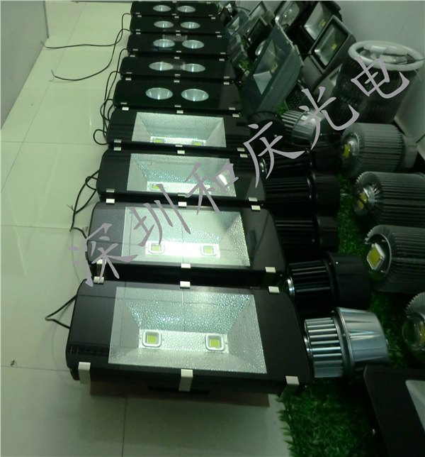 led隧道灯 新款公路厂房节能灯 投光灯 户外照明灯具