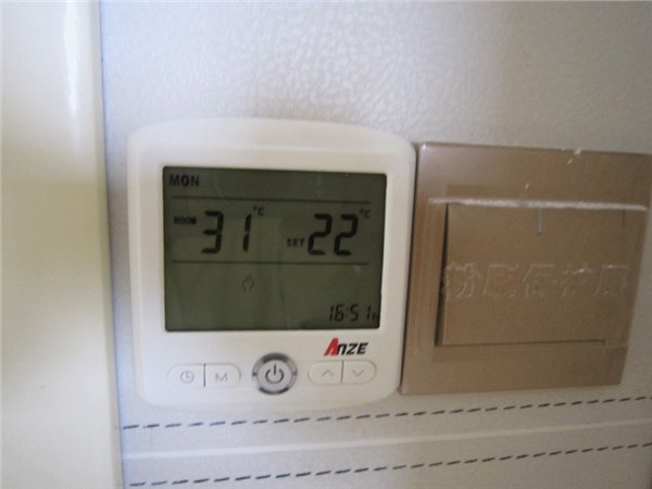 爆款地暖温控器龙浩智能地暖公司供应