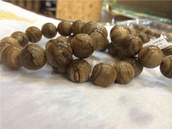 优质的沉香佛珠惠星堂木雕工艺品公司优惠供应