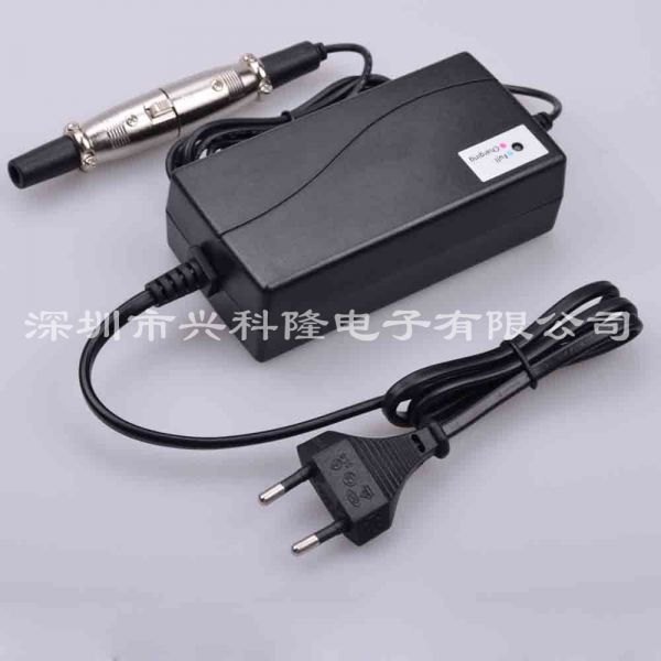 电池充电器005 14.6V2A锂电池充电器