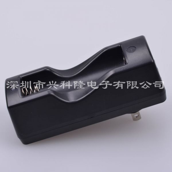 18650插墙式美规充电器