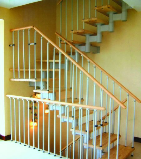 钢木楼梯缤纷斑斓也别有生机
