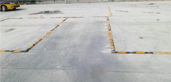 江门减速带厂家， 减速带最新价格， 江门减速带安装