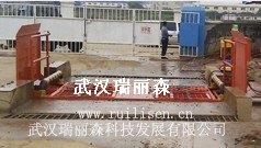 全自动洗轮机让运输车清洗的更加有效率