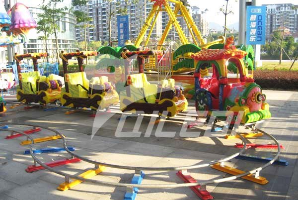 供应游乐场轨道类游乐场设备8座森林火车