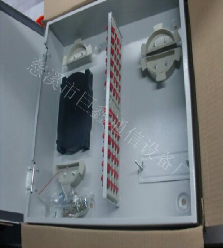 挂杆式48芯入户网络箱