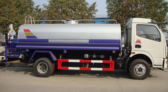 专汽之都供应东风多利卡单排洒水车