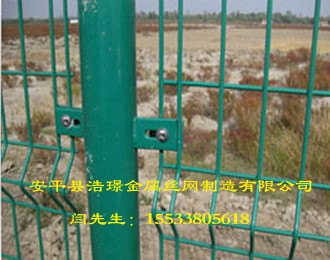 怎样安装铁丝围栏 如何围铁丝网护栏