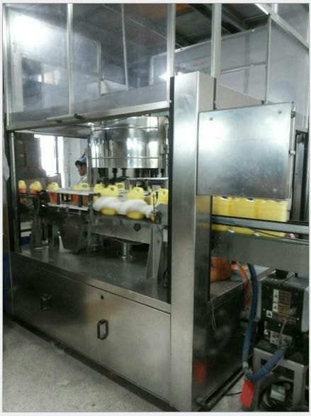 饮料瓶贴标机 半自动不干胶贴标机 自动贴标机器