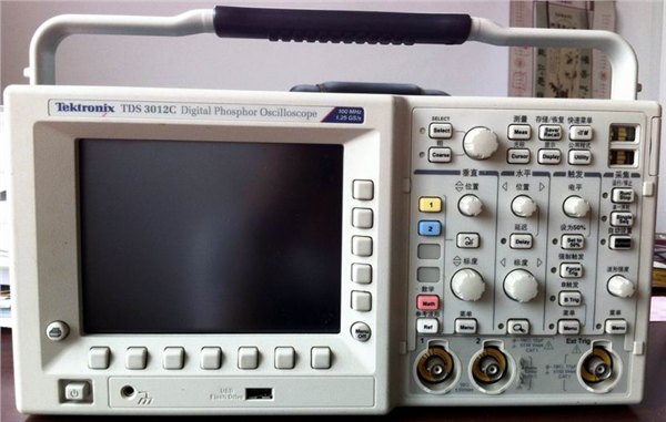 高价回收TDS3012C、TDS3034C数字示波器