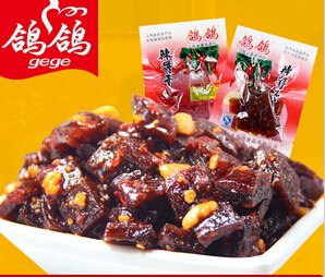 供应休闲食品厂家热销散装豆酱干江西特产零食鸽鸽辣酱干