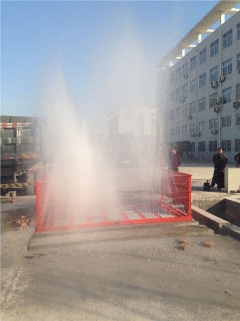 上饶工地运输车辆全洗车槽厂家  陵川工程渣土车全自动洗车槽价格