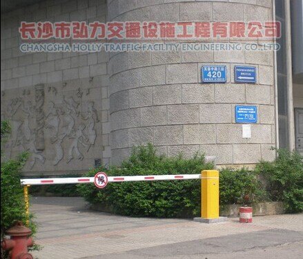 智能道闸与普通道闸
