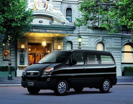 华运商用车充分满足通勤旅游、客货两用、专业物流和