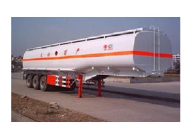 畅销液体化工半挂车，兴邦工业装备供应