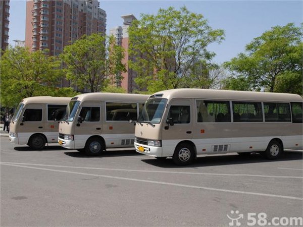 假日旅游包车哪家好？首选济南顺发88966653