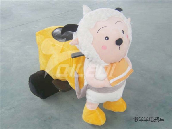 儿童游乐电瓶车新款电瓶车懒羊羊毛绒电瓶车碰碰车